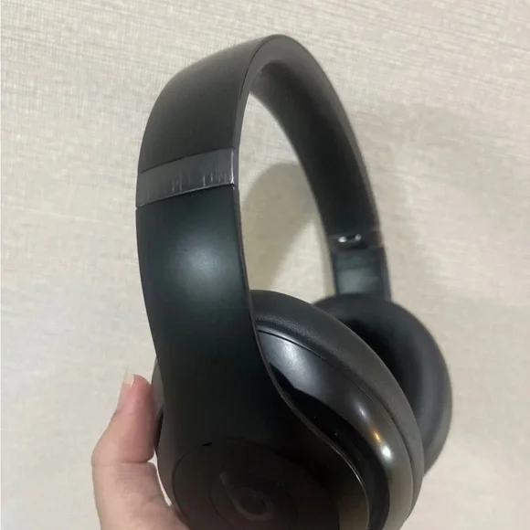 Beats by Dr. Dre Beats Studio Pro Wireless Noise Cancelling Black - Picture 3 of 7